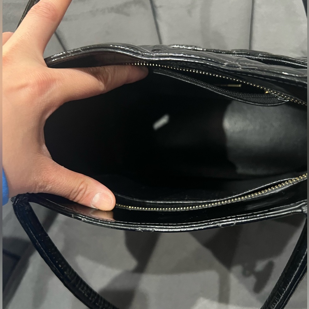 Reserved -Chanel Medallion Tote Patent Black - Picture 6 of 15